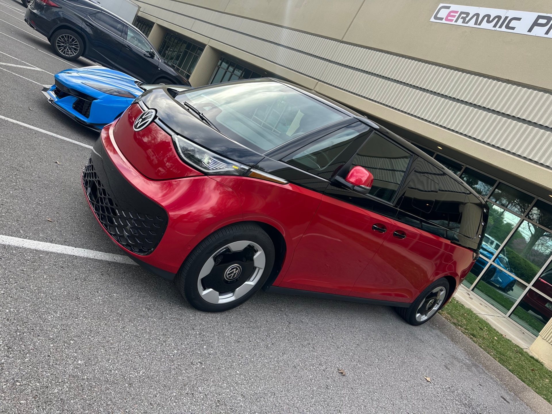 VW ID. Buzz — Two-Tone Red & Gloss Black