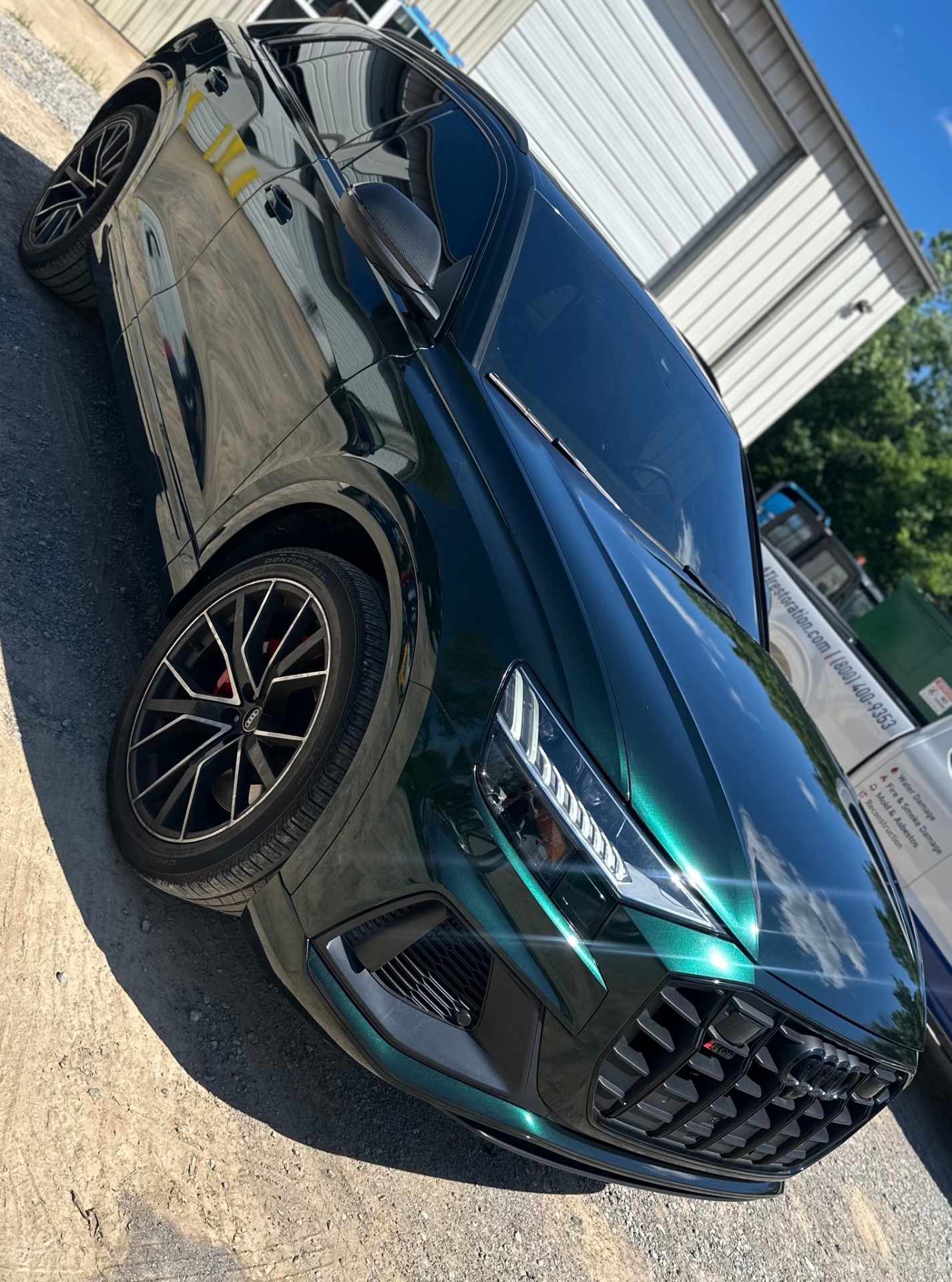 Audi SQ8 — Gloss Racing Green